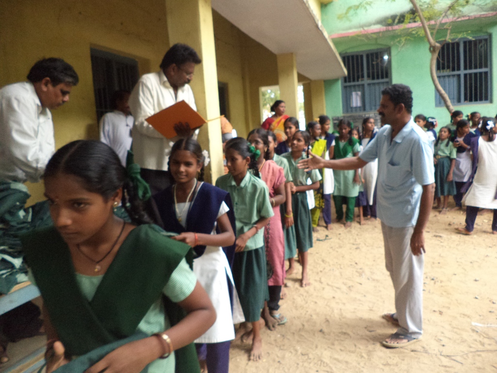 school uniform distribution